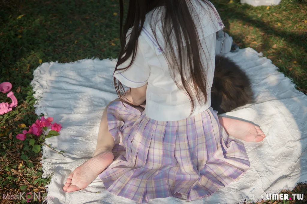 [Limerence原创] No.047: 海蓝 白皙希腊脚 JK户外野餐 (199 photos + 1 video)