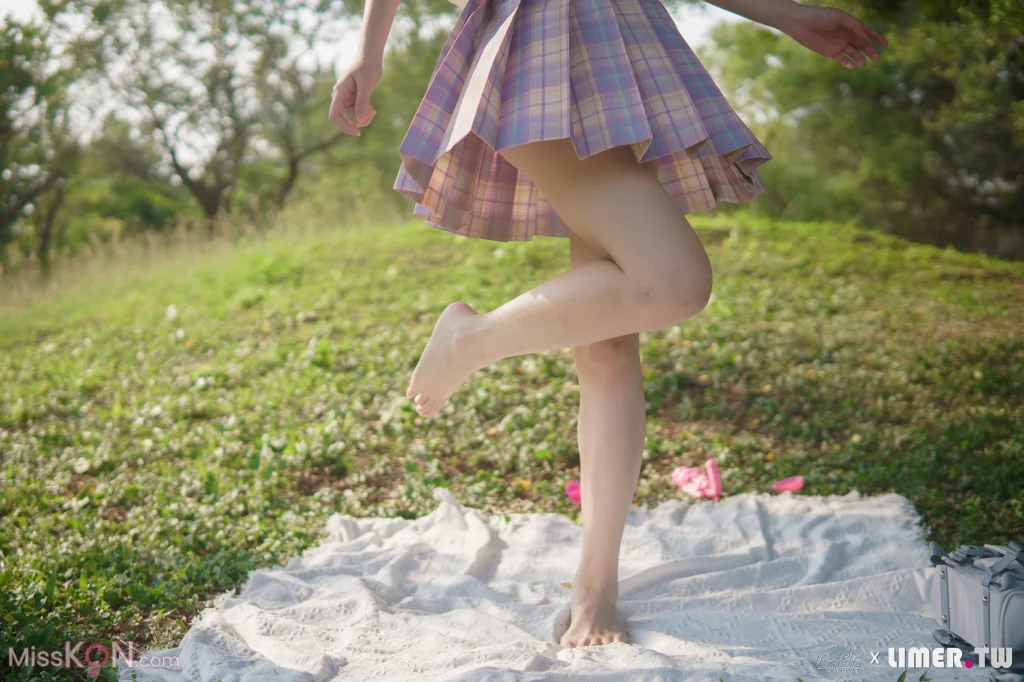 [Limerence原创] No.047: 海蓝 白皙希腊脚 JK户外野餐 (199 photos + 1 video) – Page 2