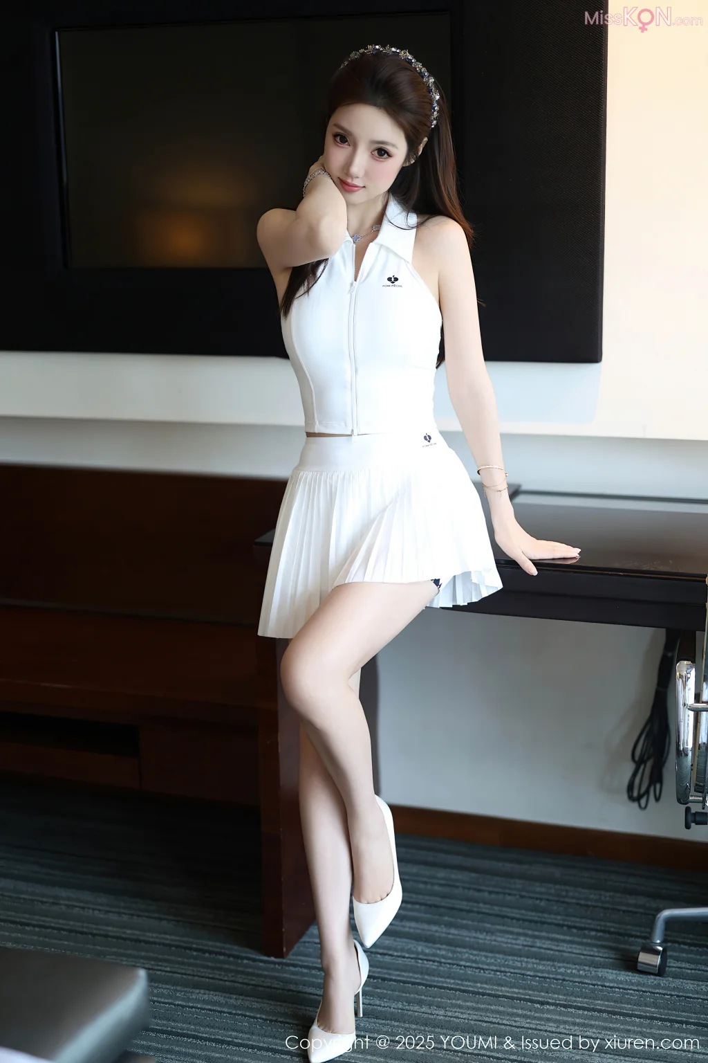 YouMi Vol.1165: 桃桃·夭夭twins (71 photos)