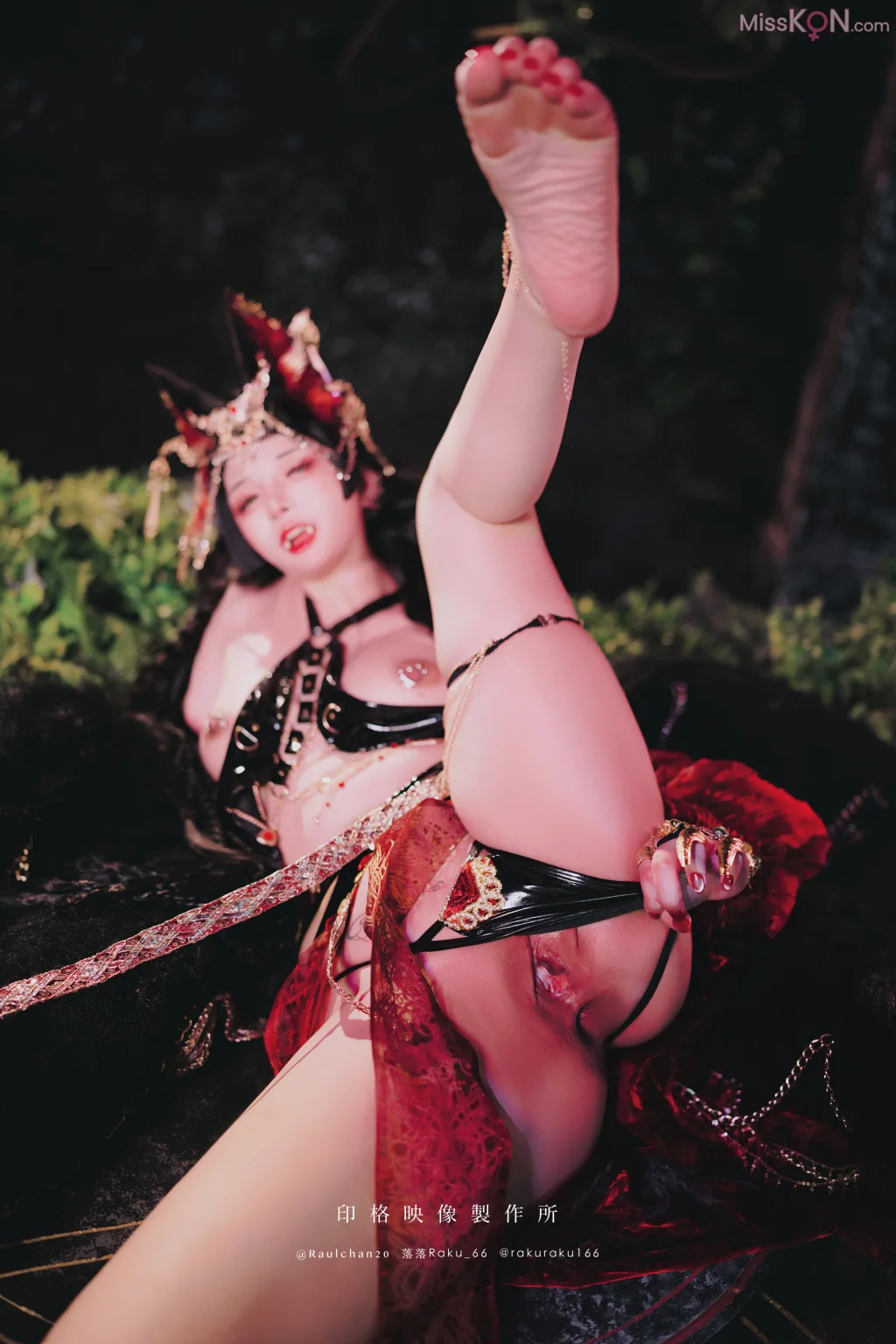 Coser@落落Raku: 宵闇神樂 (32 photos)