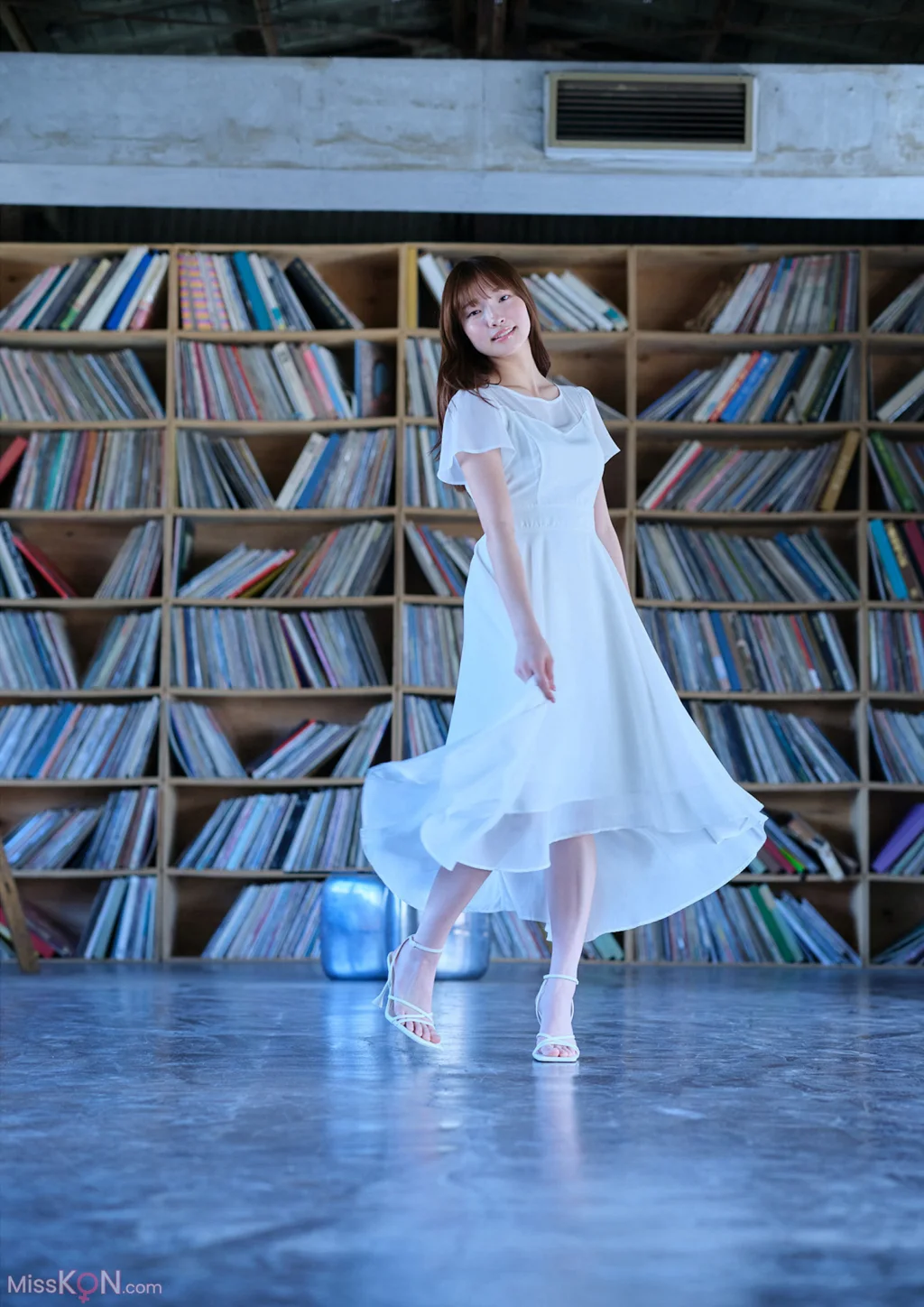 [JP] Natsuki Satonaka (里仲菜月): Gテレデジタル写真集「cool breezin’」 (46 photos) – Page 3