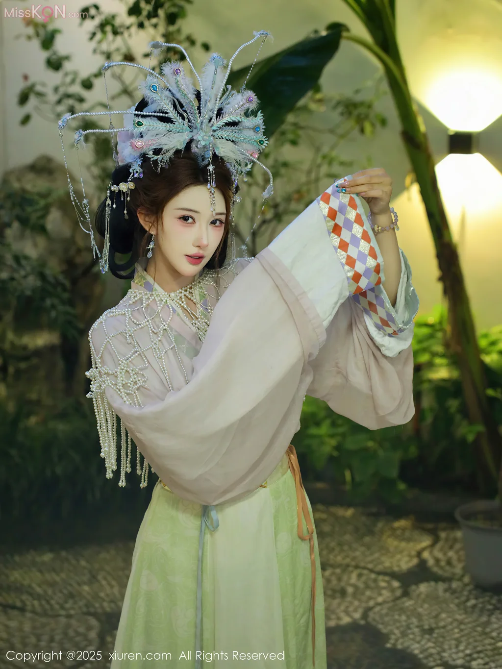 XIUREN No.10736 – 10740 (388 photos)