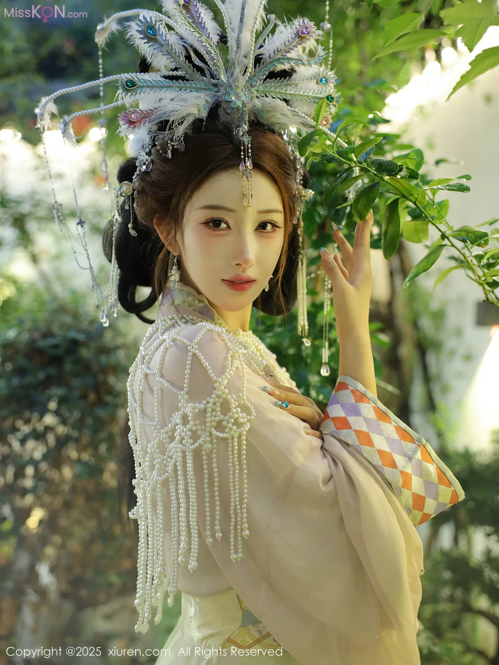 XIUREN No.10736 – 10740 (388 photos)