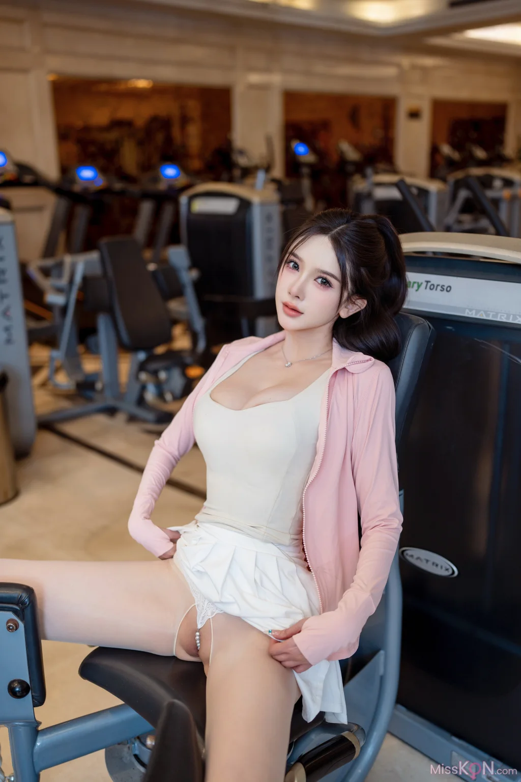 [XR Uncensored] Li Li Sha (李丽莎): R18 秀人网模特 健身房露出 (90 photos) – Page 4