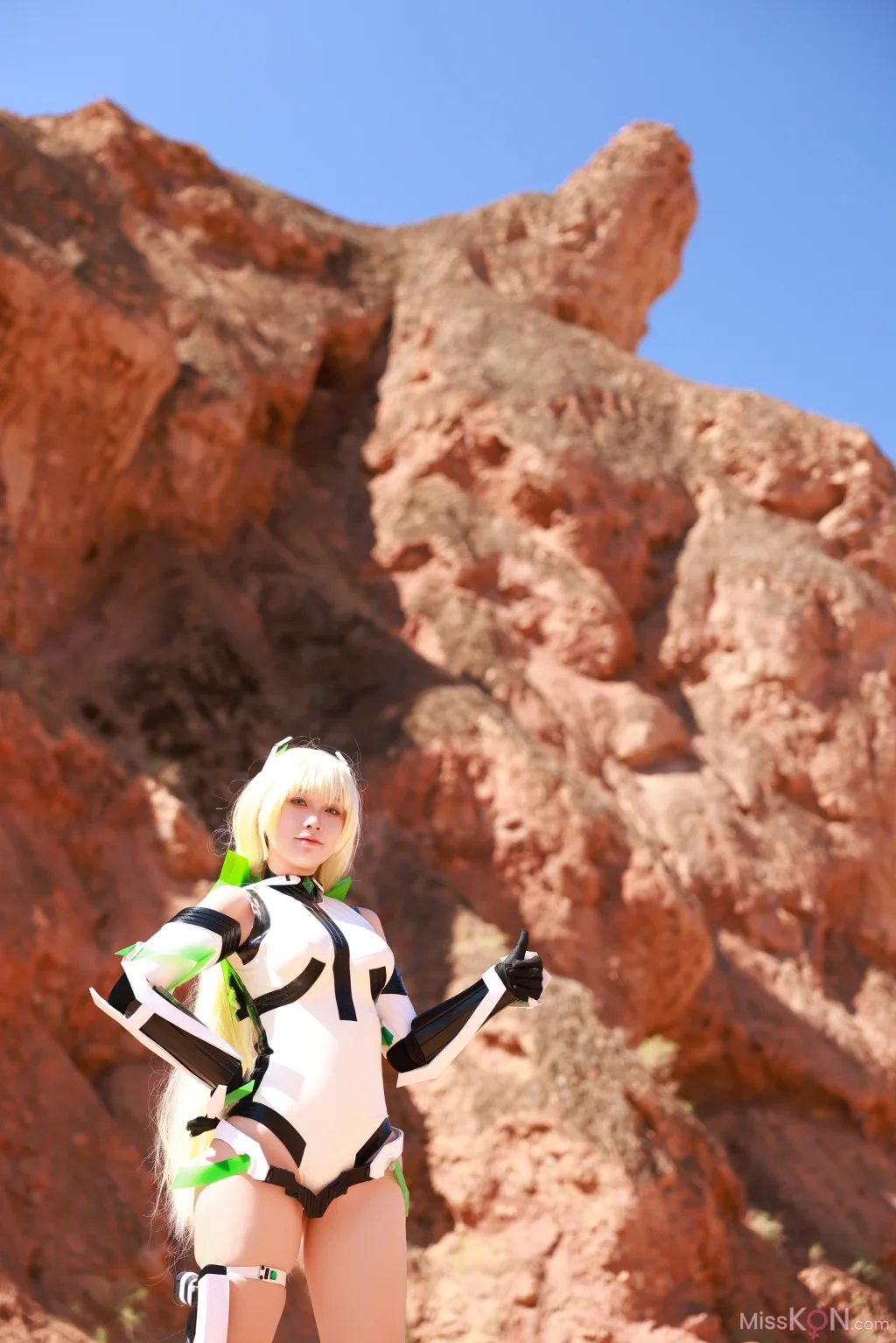 Coser@G44不会受伤: 乐园追放 安吉拉 (40 photos)