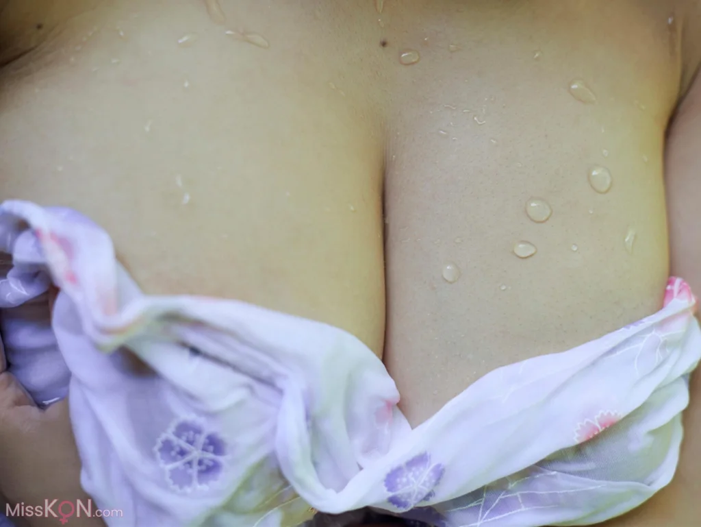 [JP] Eri Furuse (古瀬絵理): スイカップの湯 週刊ポストデジタル写真集 (37 photos) – Page 3