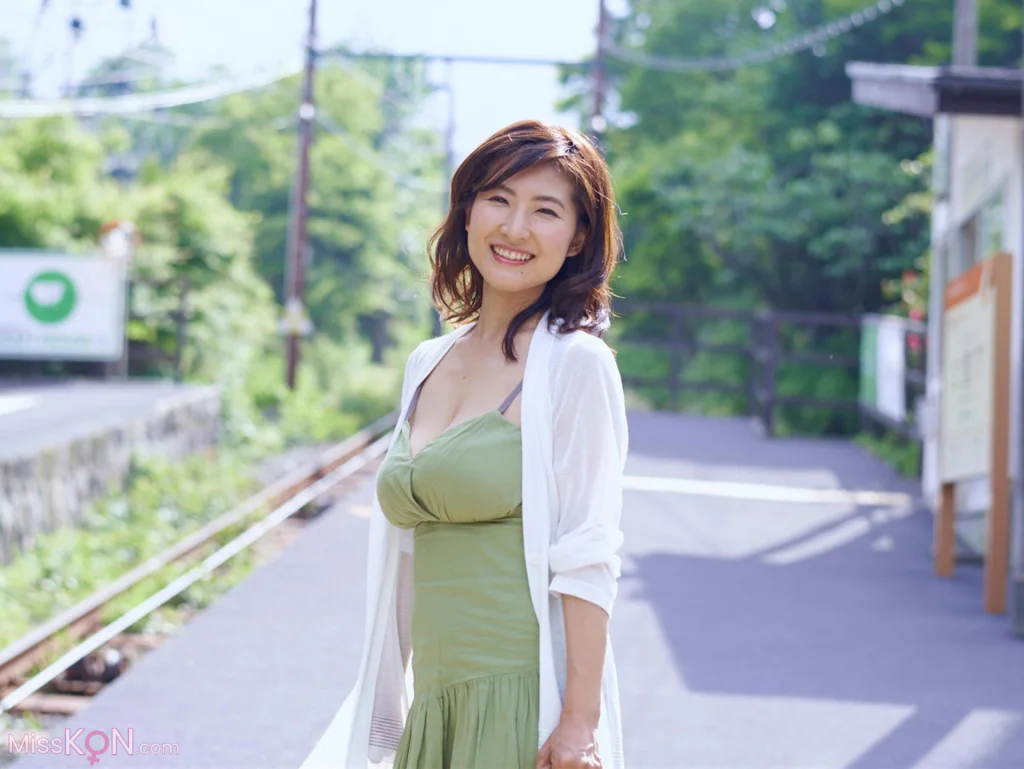 [JP] Eri Furuse (古瀬絵理): スイカップの湯 週刊ポストデジタル写真集 (37 photos) – Page 3
