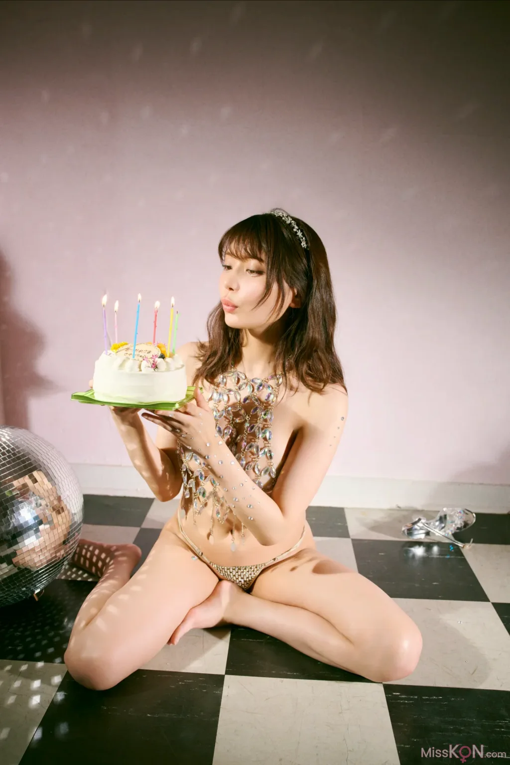 [JP] Nitori Sayaka (似鳥沙也加): FRIDAY GOLD A to Z 最終回 (15 photos) – Page 2