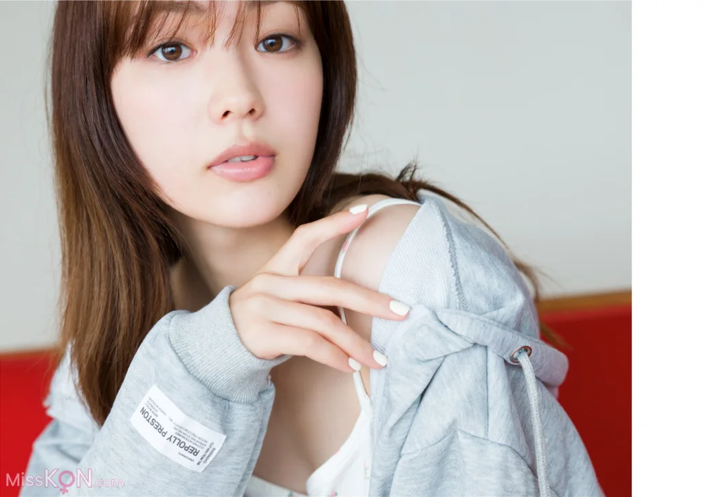 [JP] Riho Nakamura (中村里帆): 写真集『Attention, please』 YJ PHOTO BOOK (16 photos)