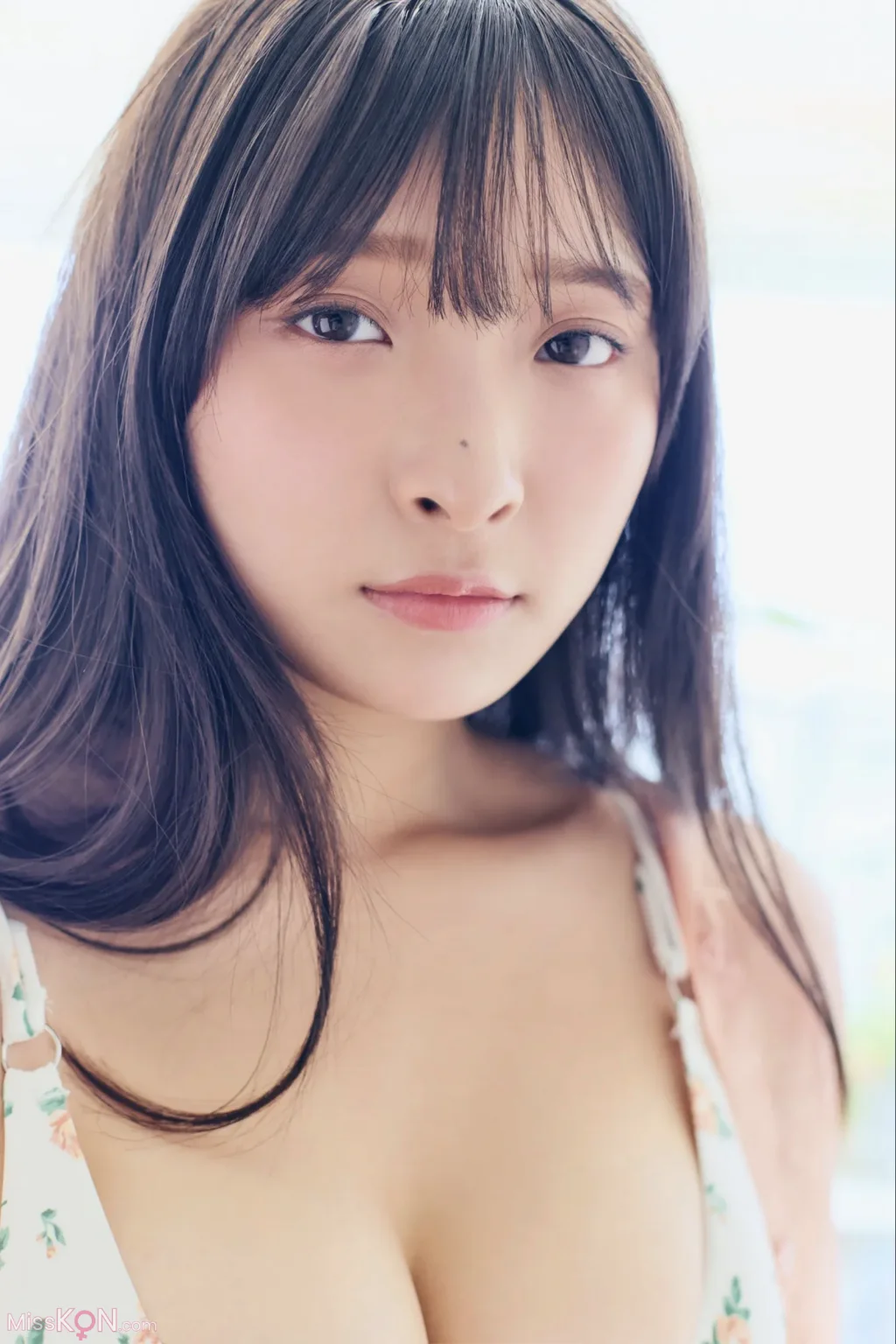 [JP] Misaki Sawa (沢美沙樹): FRIDAY Monthly Girl 050 完全未発表100カット (105 photos + 1 video)