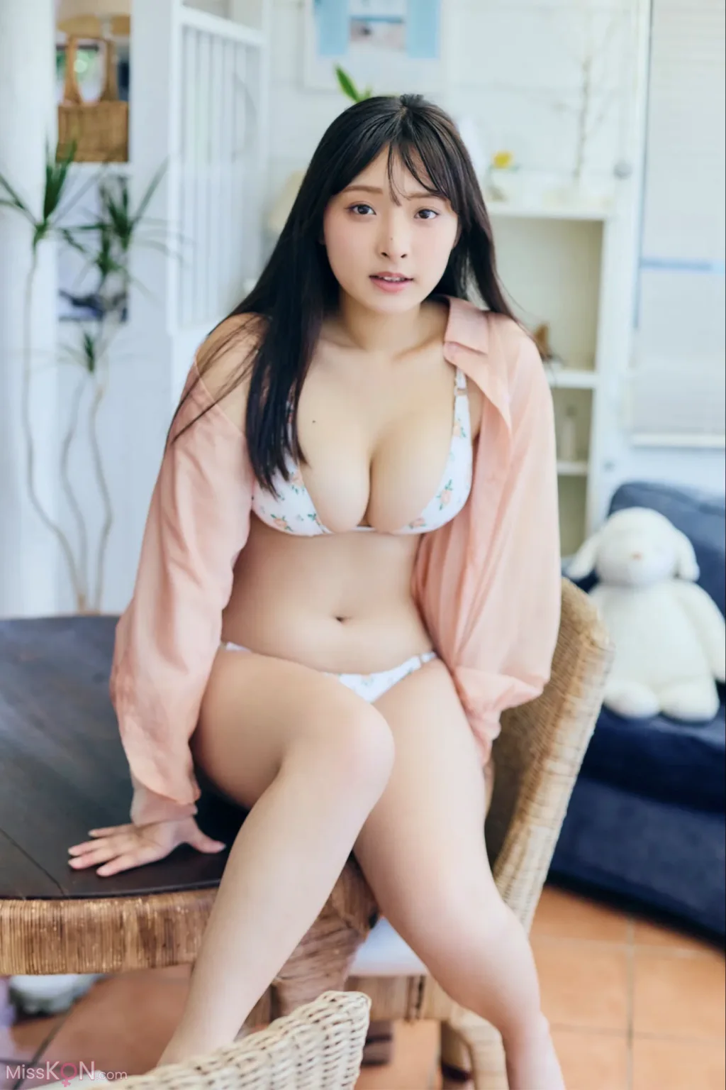 [JP] Misaki Sawa (沢美沙樹): FRIDAY Monthly Girl 050 完全未発表100カット (105 photos + 1 video)