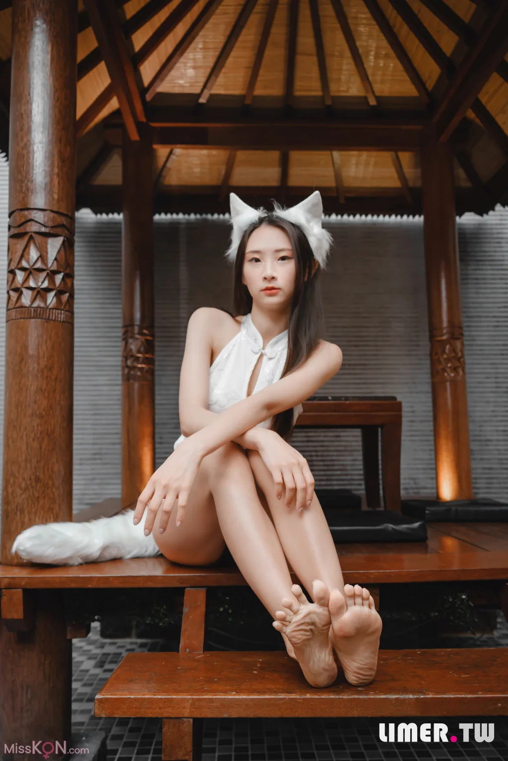 [Limerence原创] No.067: EJ&娜娜女王 萌狐出击 TK你的小肉球 (170 photos + 1 video)
