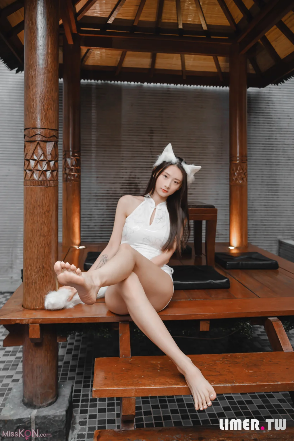 [Limerence原创] No.067: EJ&娜娜女王 萌狐出击 TK你的小肉球 (170 photos + 1 video)