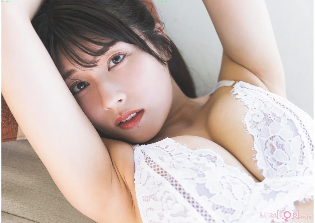 [JP] Yoshino Chitose (ちとせよしの):【電子版だけの特典カット付き】 写真集『ｌｏｔｕｓ　ｓｅｒｅｎｉｔｙ』 (120 photos)