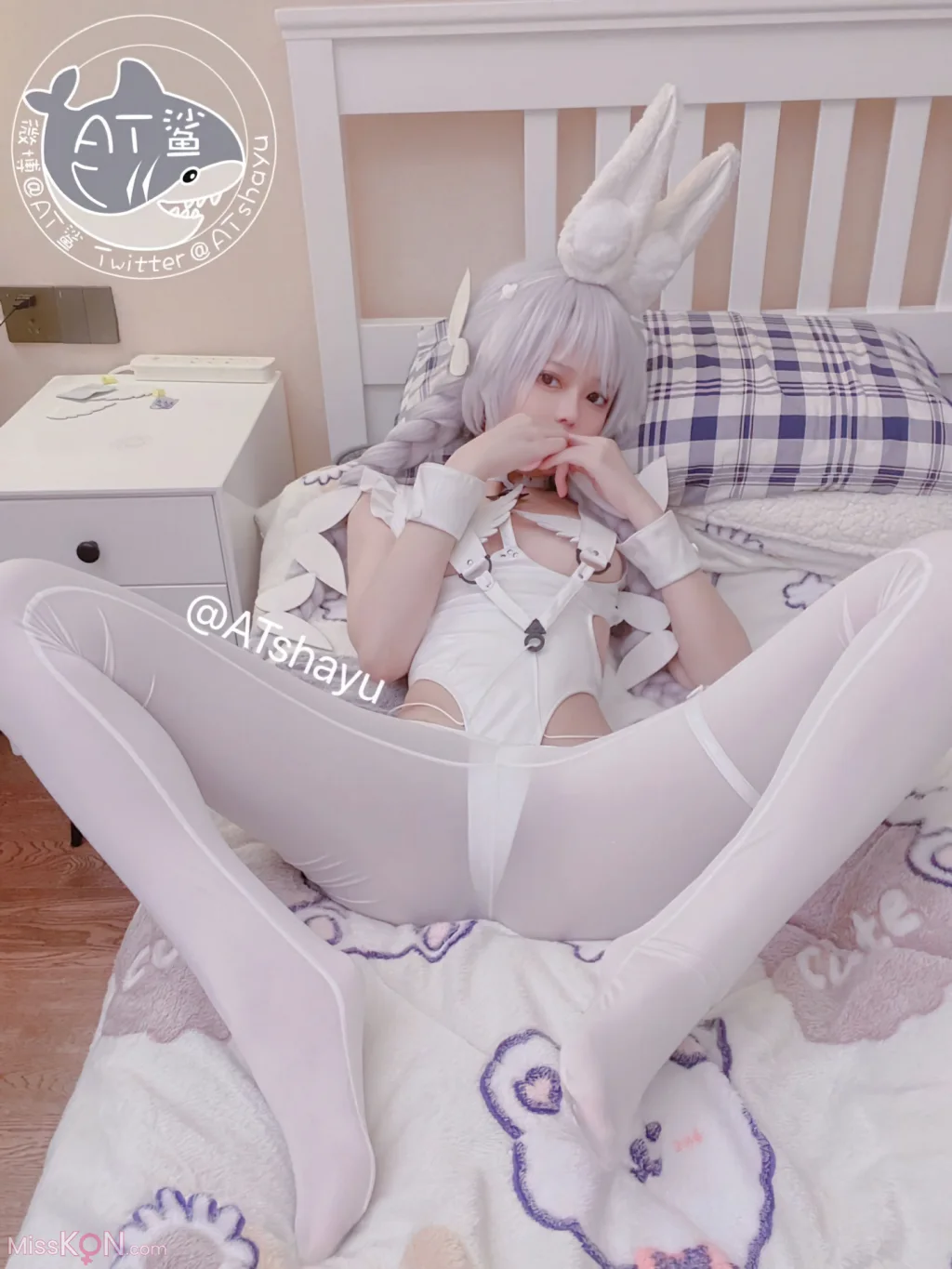 Coser@AT鲨: 恶毒兔兔 (50 photos + 2 videos)