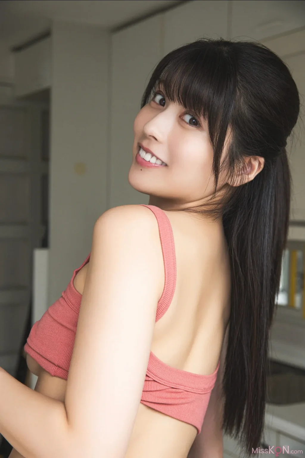[JP] Yoshino Chitose (ちとせよしの): FRIDAYデジタル写真集 いつもすぐそばに Vol.1 (60 photos)