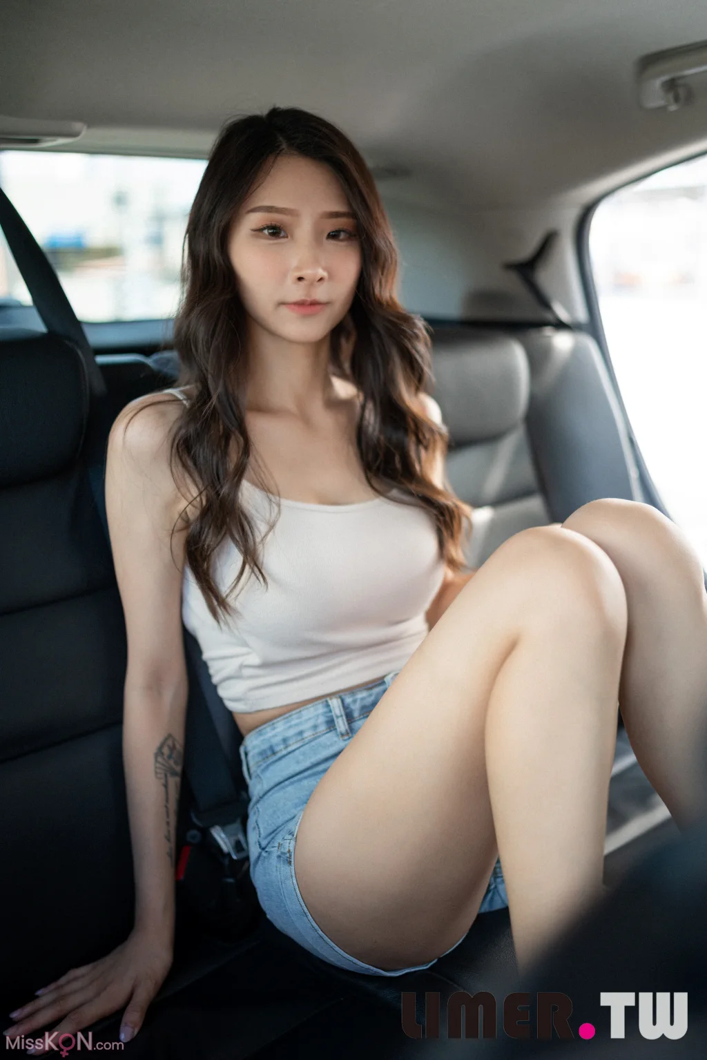 [Limerence原创] No.075: 超美EJ 车拍美足 (171 photos + 1 video) – Page 2