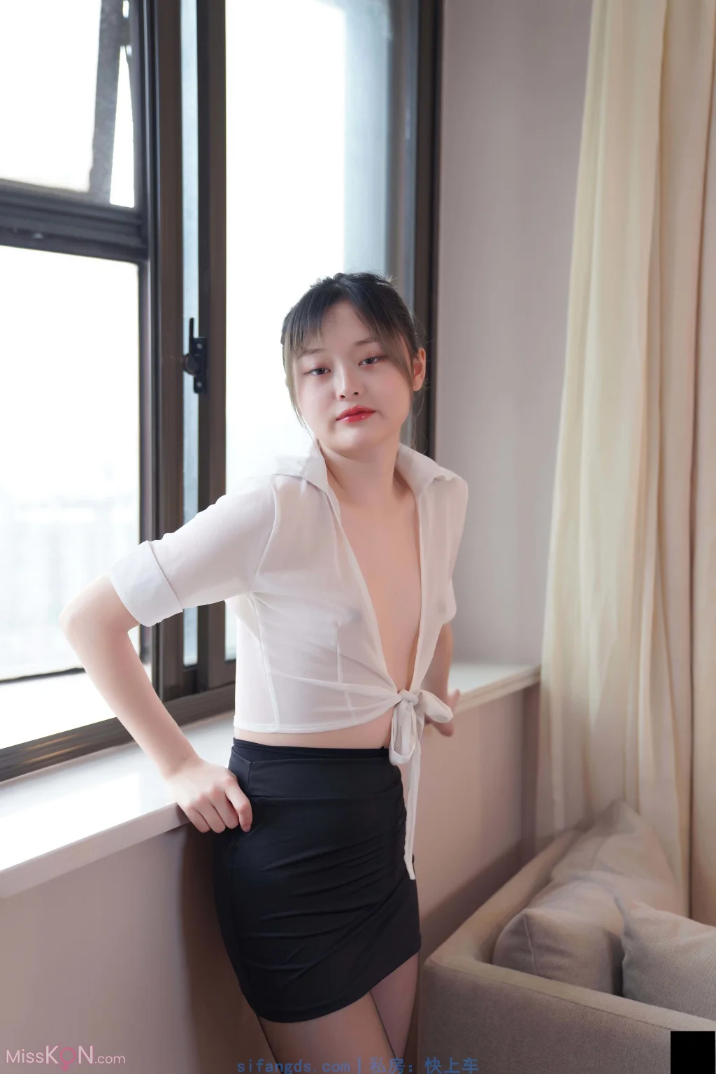 [Private Photoshoot] 悦悦: 短裙黑丝 全尺度私拍 (803 photos)