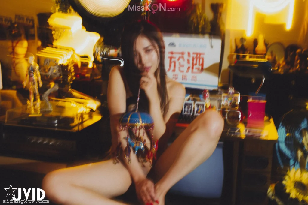 [JVID] 夏暮光: 首本上空寫真  慾望之奴— Desire’s slave (or slut) (62 photos) – Page 3