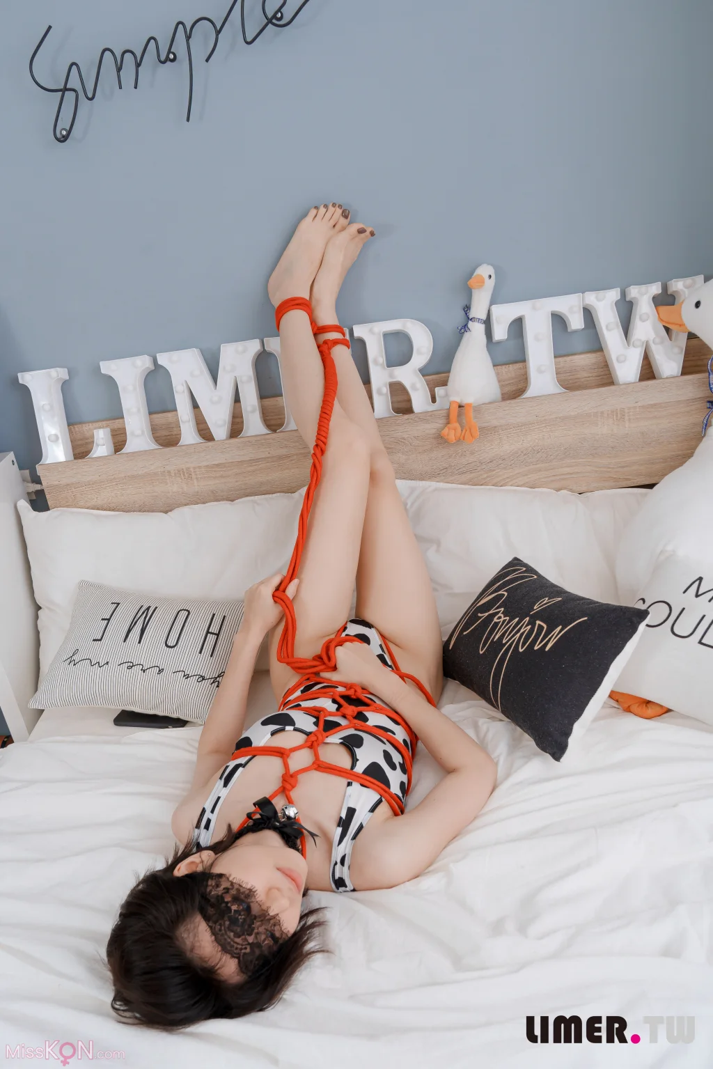 [Limerence原创] No.079: Michii 小乳牛翘班被抓包惨遭五花大绑 (82 photos) – Page 3