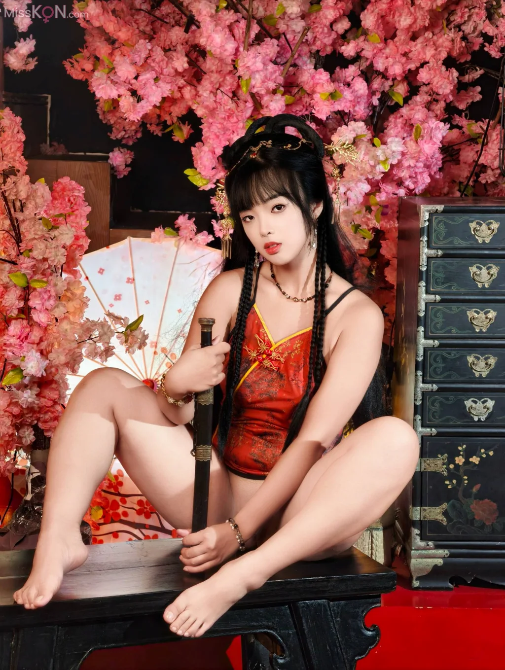 Coser@五十: 巨乳女侠就这样脱了 (53 photos + 1 video) – Page 3