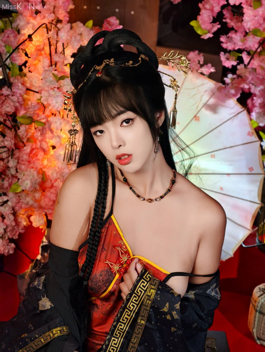 Coser@五十: 巨乳女侠就这样脱了 (53 photos + 1 video) – Page 3