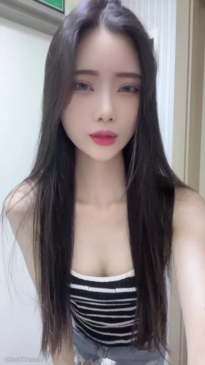 윤공주: 오프+자위 만 모음팩 (75 photos + 54 videos)