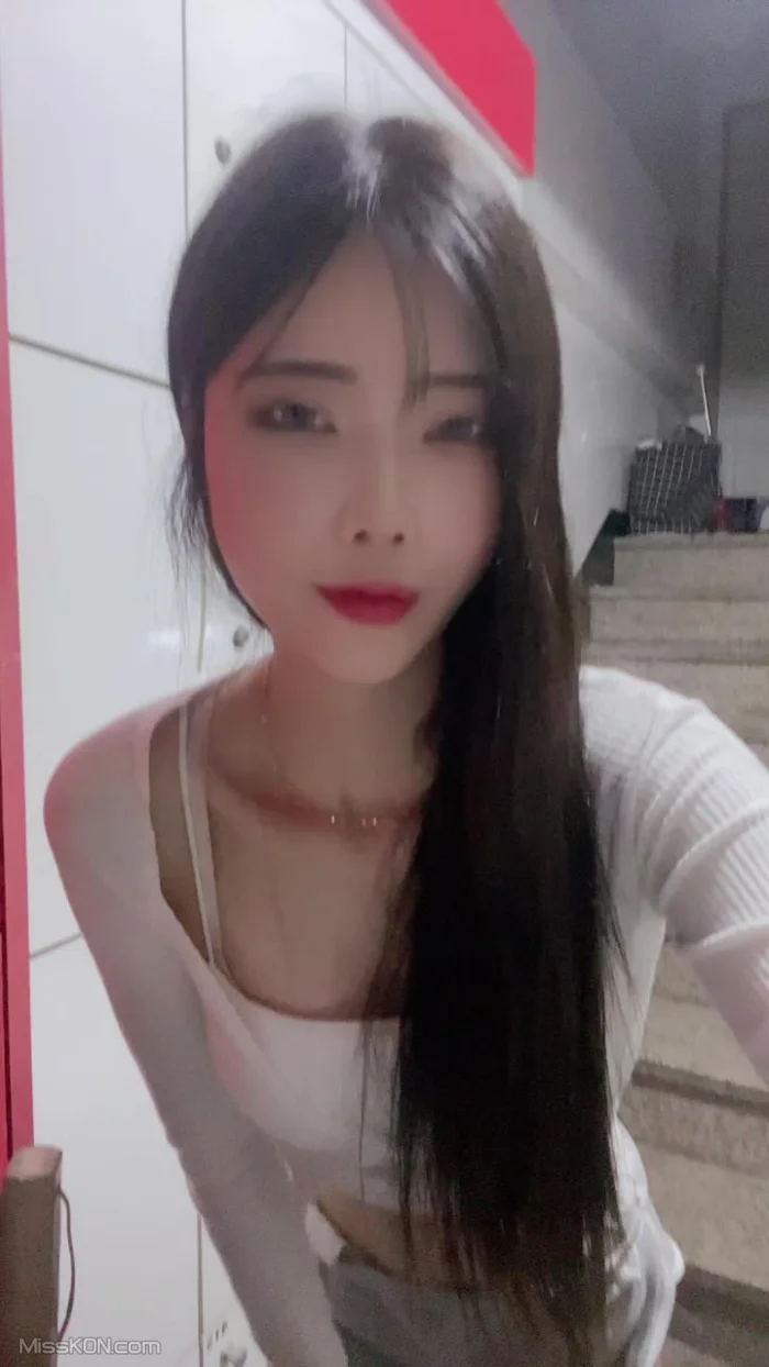 윤공주: 오프+자위 만 모음팩 (75 photos + 54 videos)