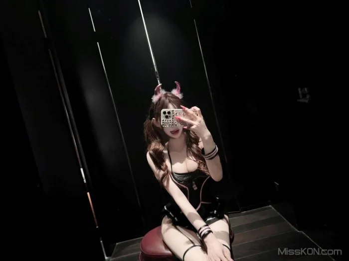 李恩秀: 抖音外卖女博主 (50 photos + 22 videos)