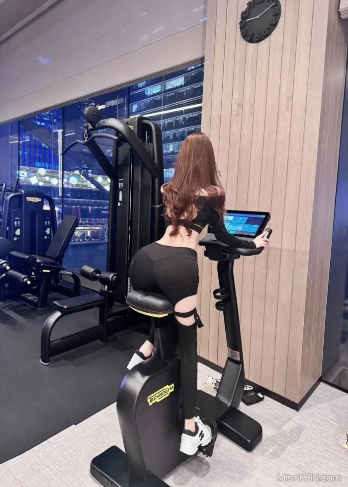 李恩秀: 抖音外卖女博主 (50 photos + 22 videos)