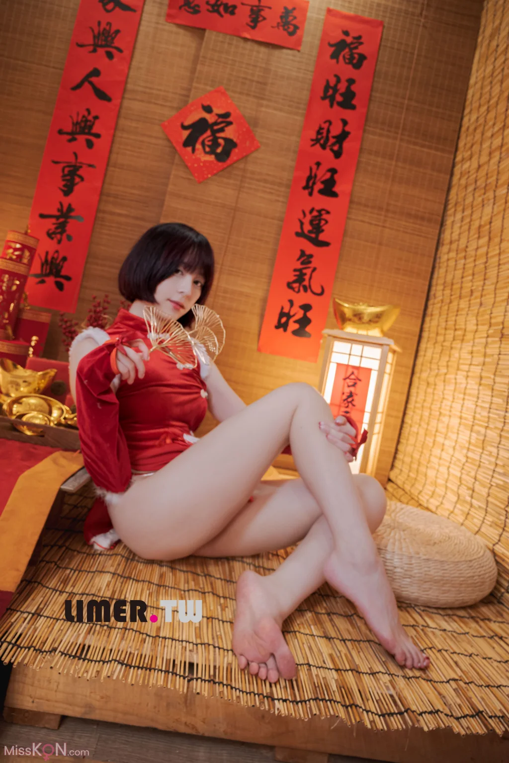 [Limerence原创] No.094: Yua 新年特輯 裸足 拜年 (196 photos + 1 video) – Page 2