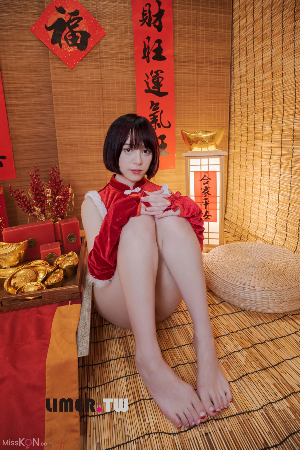 [Limerence原创] No.094: Yua 新年特輯 裸足 拜年 (196 photos + 1 video) – Page 2