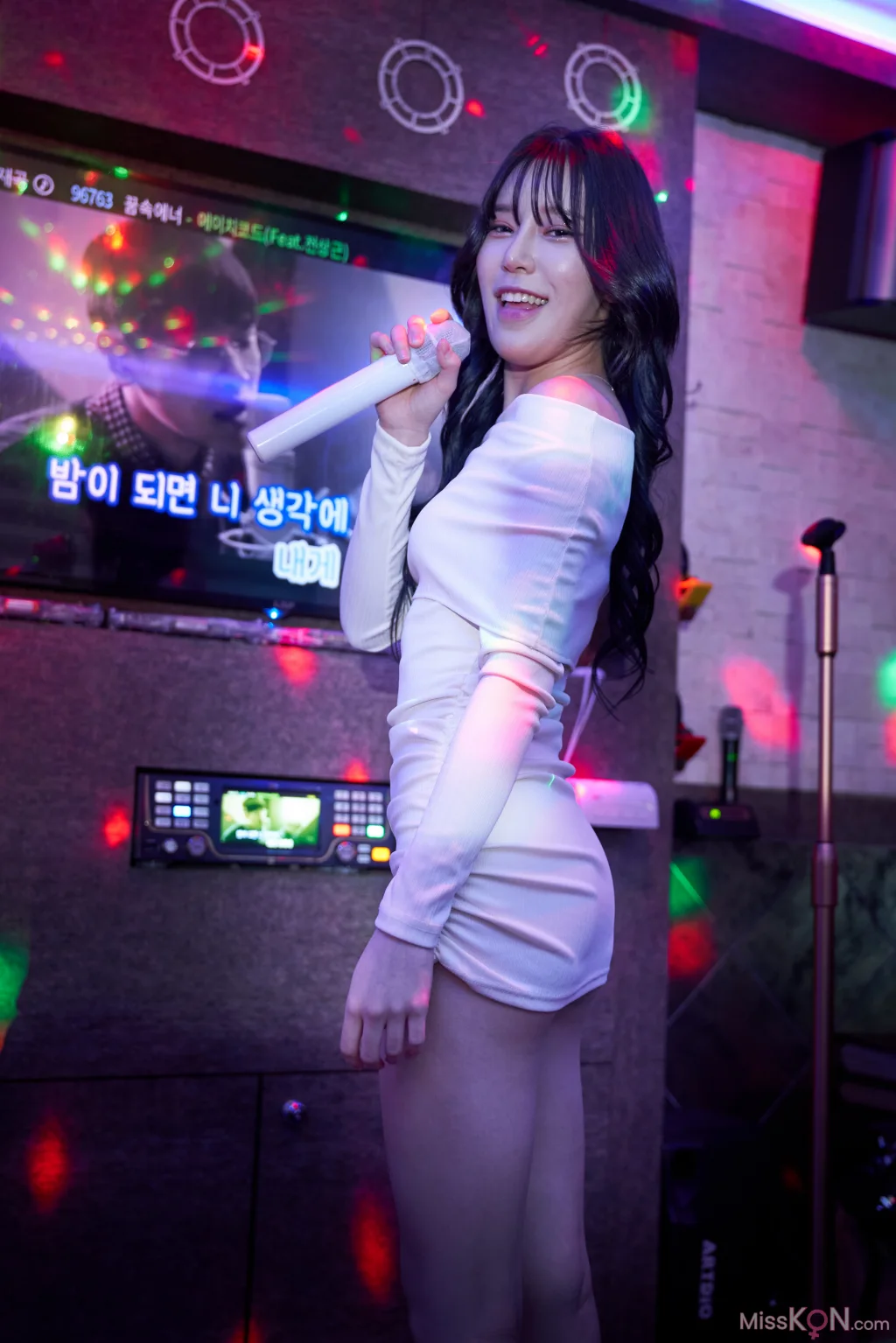JUHEE: A Night Out With (61 photos)