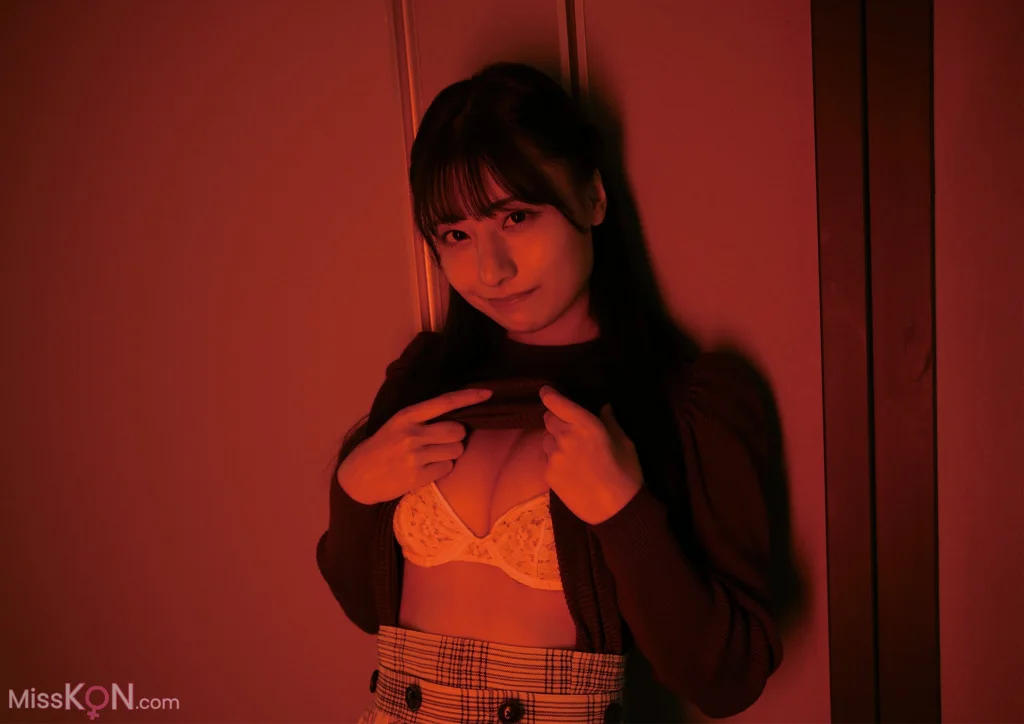 [JP] Yuka Suzuki (ユカ・スズキ): BUBKAデジタル写真集 「W-DAY on the floor」 (92 photos)