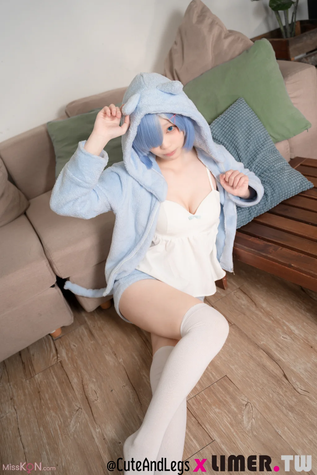 [Limerence原创] No.098: 异世界新人之之初次Re小猫咪睡衣雷姆 (140 photos + 1 video) – Page 2