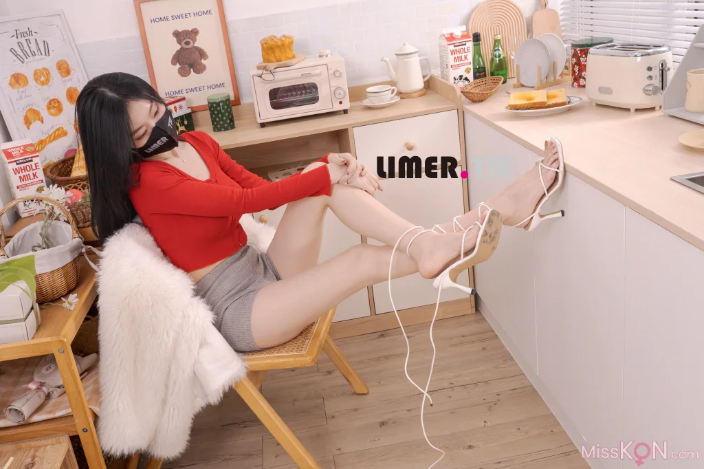 [Limerence原创] No.100: 语葳 Jaly 美脚直接对你贴脸挑逗 (90 photos + 1 video) – Page 3