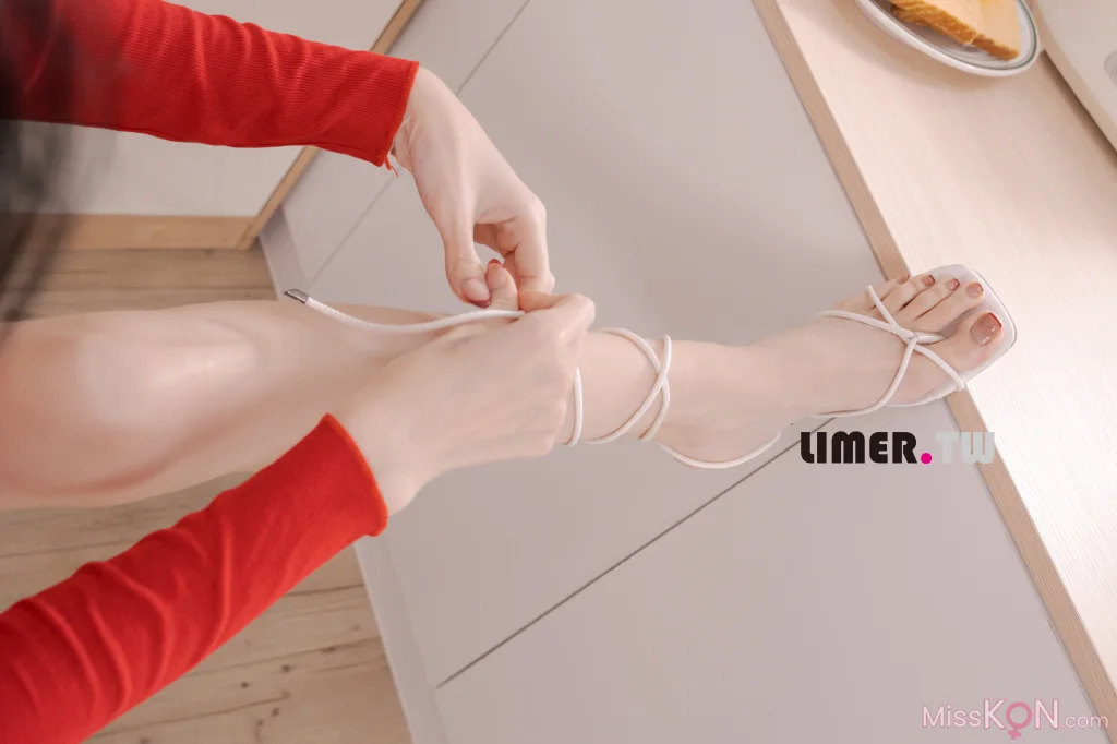 [Limerence原创] No.100: 语葳 Jaly 美脚直接对你贴脸挑逗 (90 photos + 1 video) – Page 3