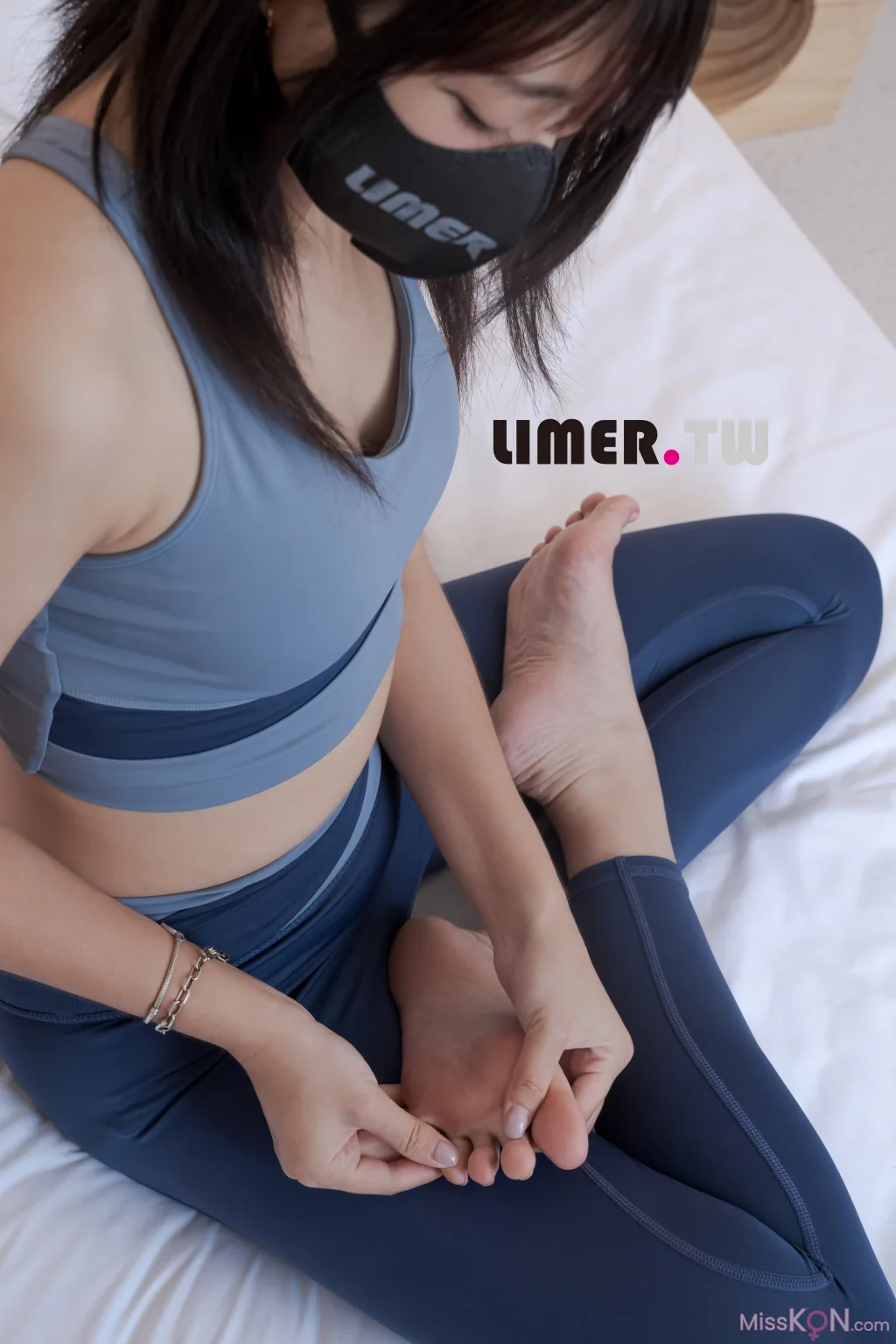 [Limerence原创] No.101: LuLu 女大生香甜腳趾 瑜伽伸展 (239 photos + 1 video) – Page 3
