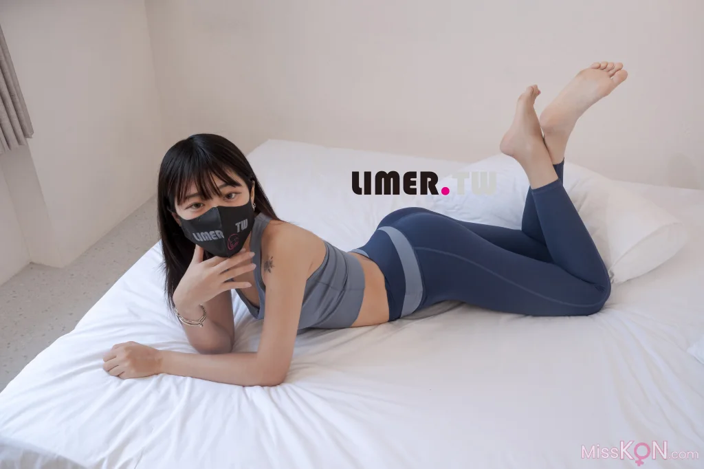 [Limerence原创] No.101: LuLu 女大生香甜腳趾 瑜伽伸展 (239 photos + 1 video) – Page 3