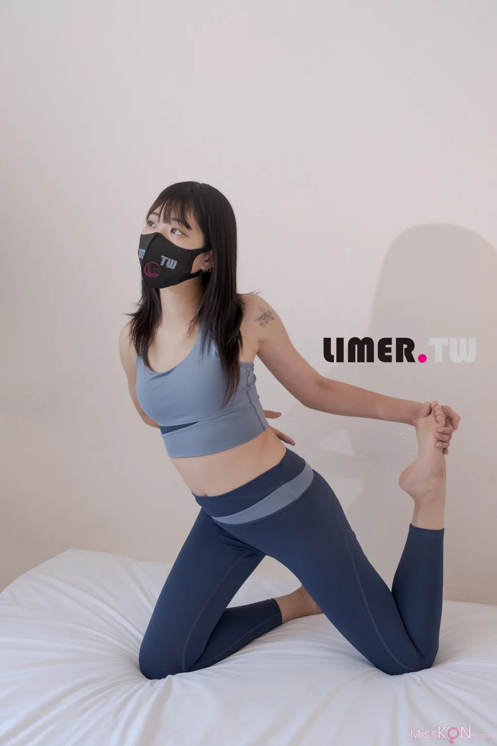 [Limerence原创] No.101: LuLu 女大生香甜腳趾 瑜伽伸展 (239 photos + 1 video) – Page 3