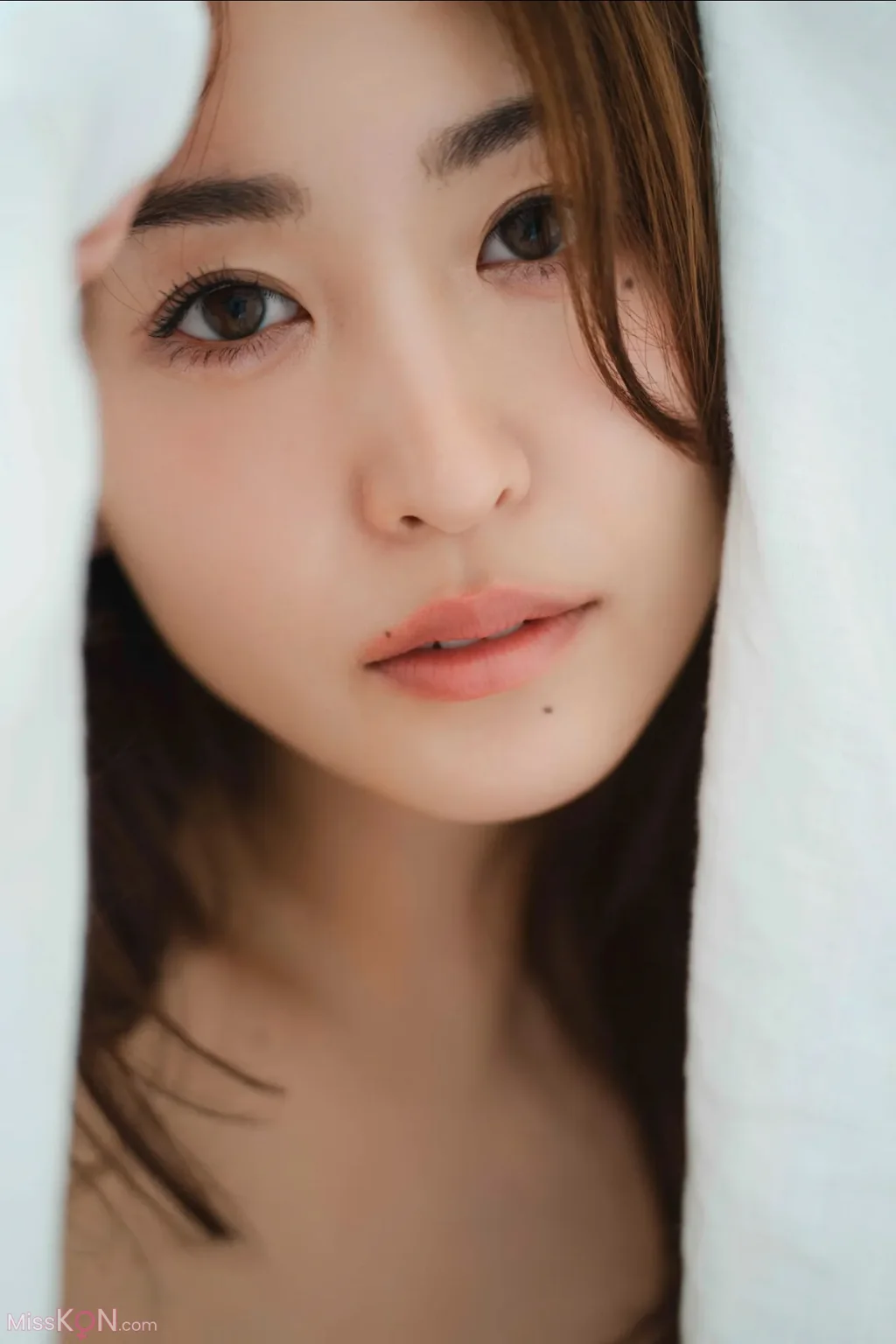 [JP] Haruka Miwa (三輪晴香): FRIDAYデジタル写真集 夢のベッドイン Vol.1 (60 photos) – Page 4