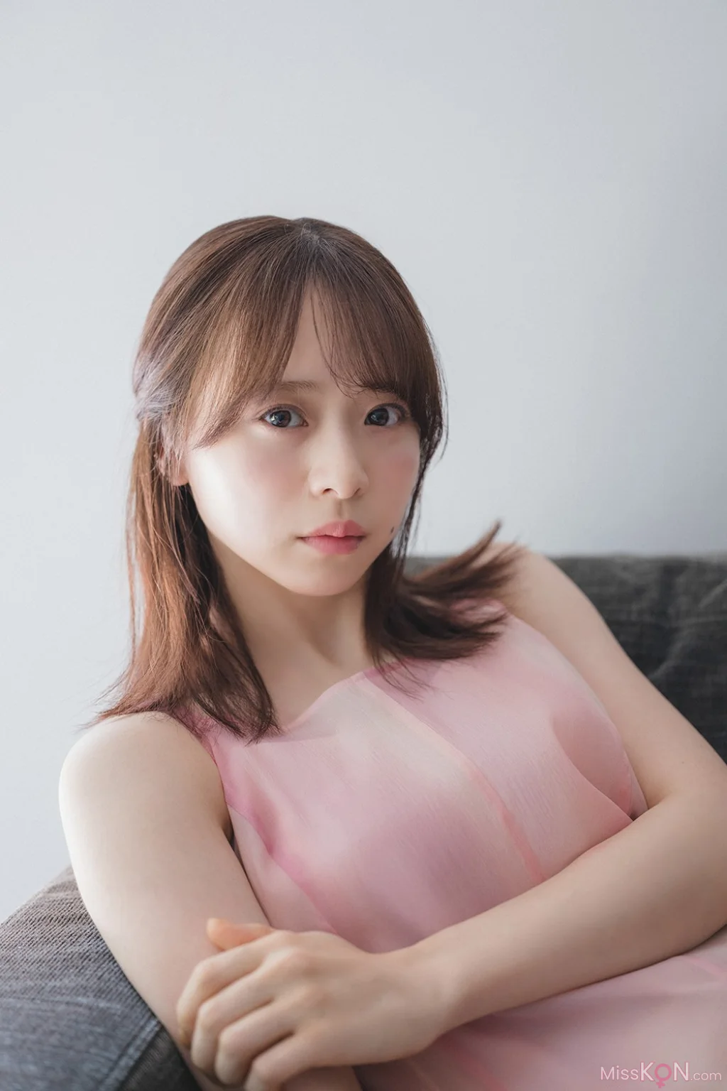 [JP] Narumi Kuranoo (倉野尾成美): Weekly Playboy Plus 2025.10.02 (71 photos + 2 videos) – Page 2