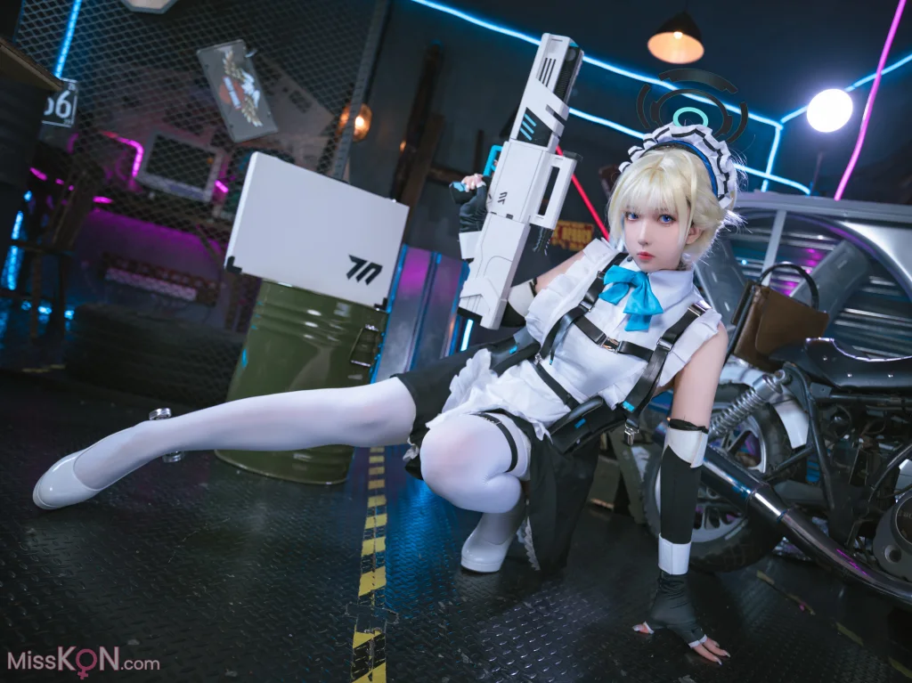 Coser@小和甜酒: 碧蓝档案-飞鸟马时女仆 (31 photos)