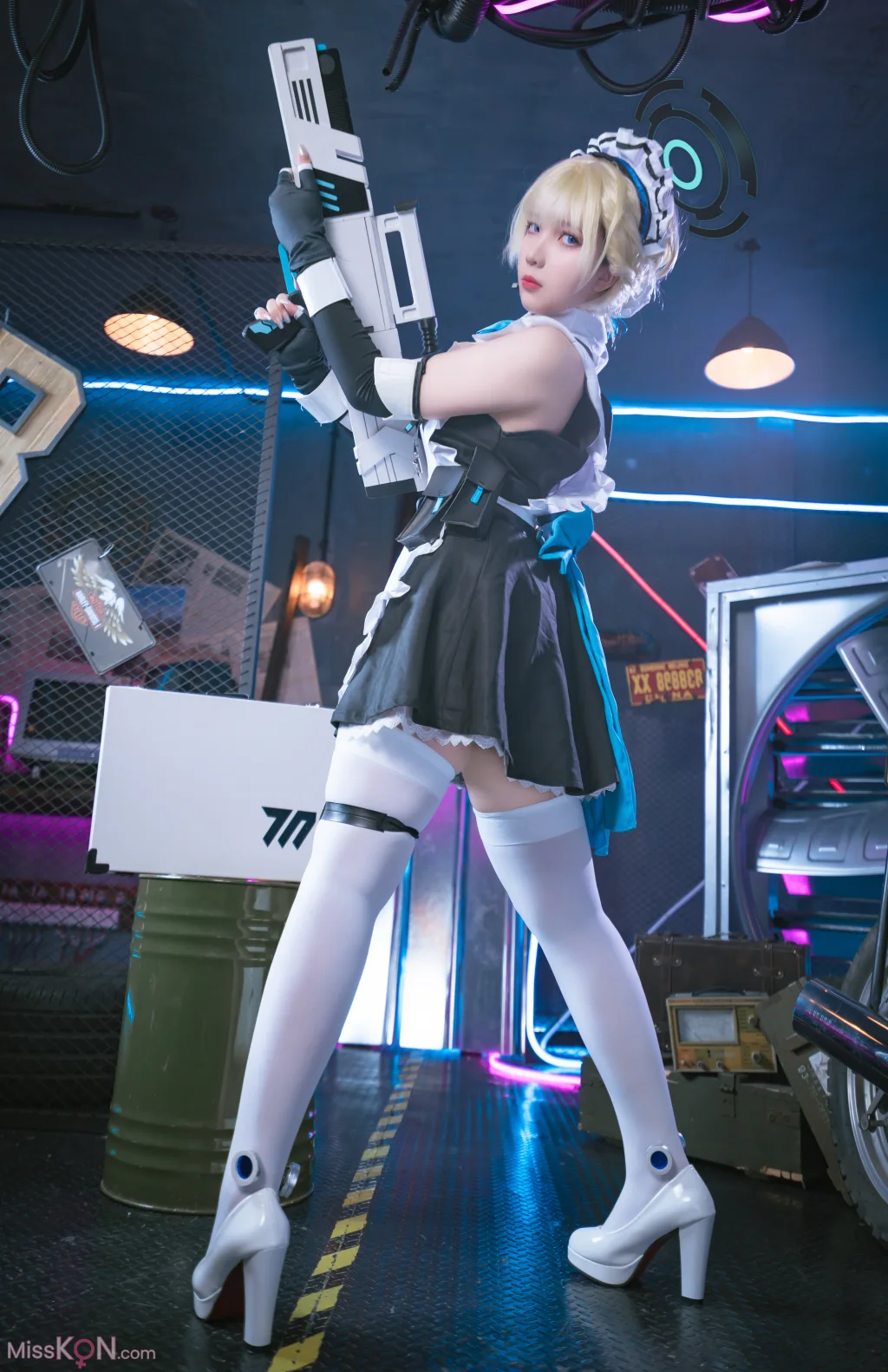 Coser@小和甜酒: 碧蓝档案-飞鸟马时女仆 (31 photos)