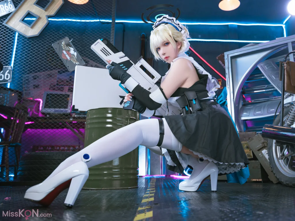 Coser@小和甜酒: 碧蓝档案-飞鸟马时女仆 (31 photos)