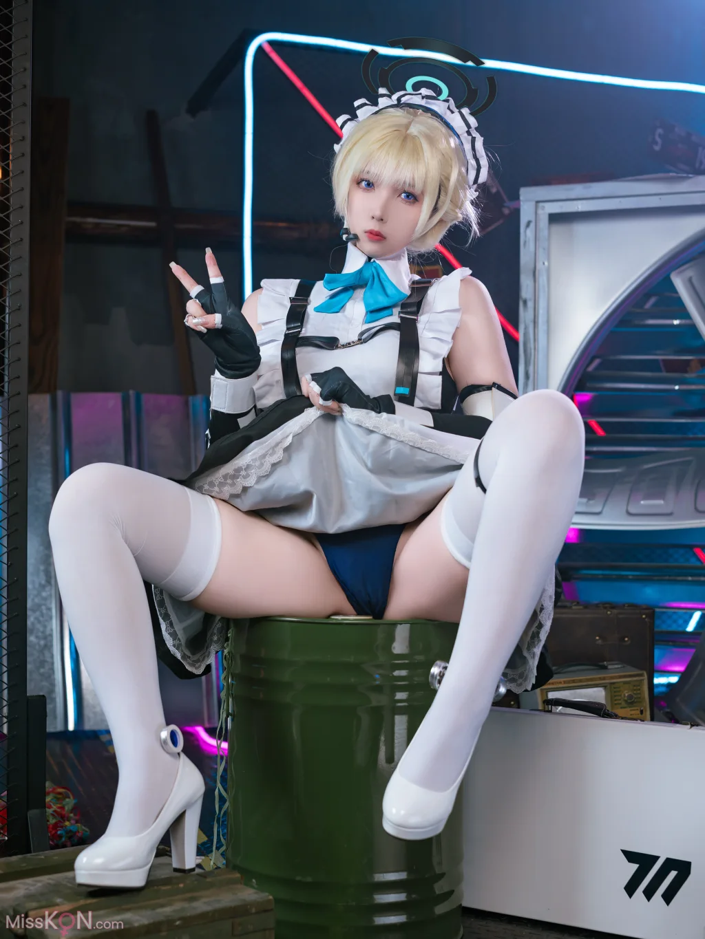 Coser@小和甜酒: 碧蓝档案-飞鸟马时女仆 (31 photos)