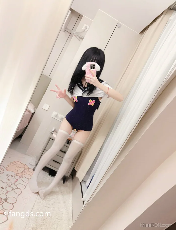 小甜泪: 合法萝莉 私拍付费解锁 (72 photos + 32 videos)