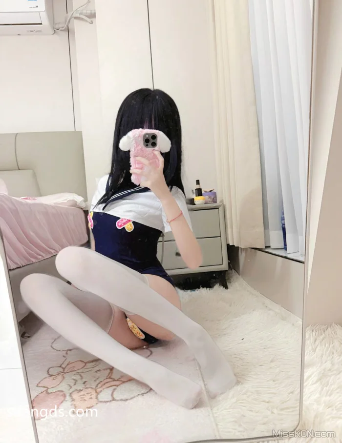 小甜泪: 合法萝莉 私拍付费解锁 (72 photos + 32 videos)