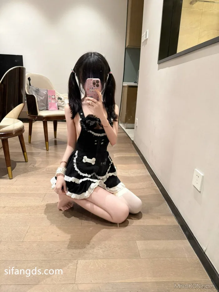 小甜泪: 合法萝莉 私拍付费解锁 (72 photos + 32 videos) – Page 3