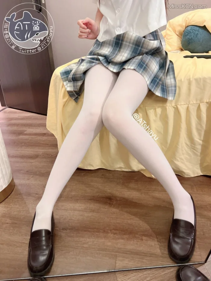 Coser@AT鲨: 学妹补习 (80 photos + 1 video)